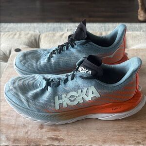Hoka Mach 5 Men’s 9 Athletic Shoes in Blue and Orange